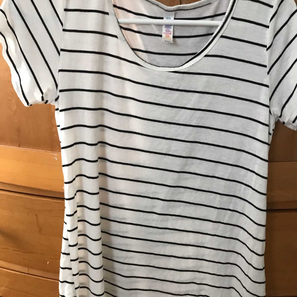 Lularoe perfect tee